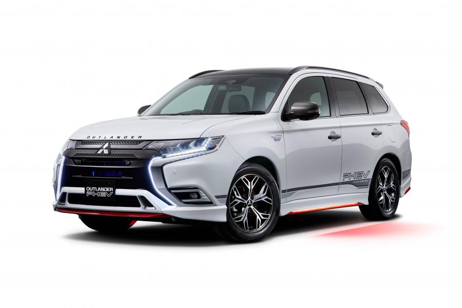  Mitsubishi Outlander PHEV Accessorized 2019 года  (JP) (фото 1 из 1)